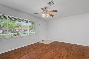 413 Farrer St, Angleton, TX 77515 - Photo 9