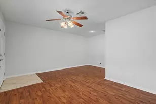 413 Farrer St, Angleton, TX 77515 - Photo 5