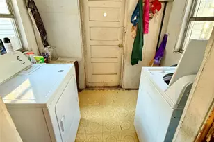 509 Franzen St, Winnie, TX 77665 - Photo 21