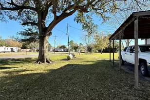 509 Franzen St, Winnie, TX 77665 - Photo 25