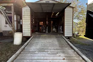 509 Franzen St, Winnie, TX 77665 - Photo 23