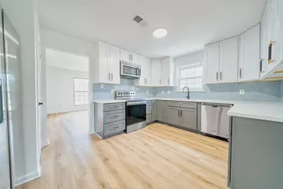 7914 Oakington Drive, Houston, TX 77071 - Photo 9