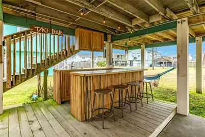 16725 Captain Bligh Road, Jamaica Beach, TX 77554 - Photo 11