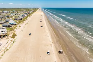 16725 Captain Bligh Rd, Jamaica Beach, TX 77554 - Photo 3