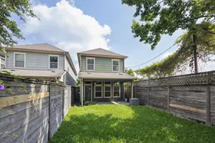 814 W 26th St, Houston, TX 77008 - Photo 3
