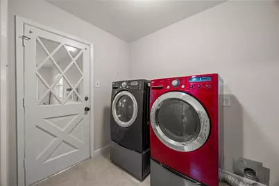 1607 Buescher Drive, Houston, TX 77043 - Photo 23