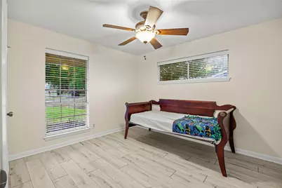 1607 Buescher Drive, Houston, TX 77043 - Photo 13