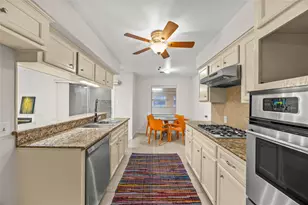 1607 Buescher Dr, Houston, TX 77043 - Photo 7