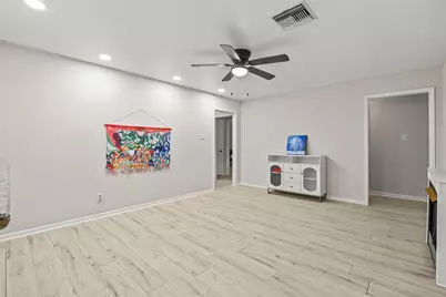 1607 Buescher Drive, Houston, TX 77043 - Photo 9