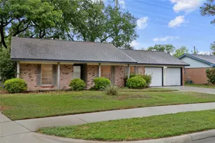 1607 Buescher Dr, Houston, TX 77043 - Photo 1