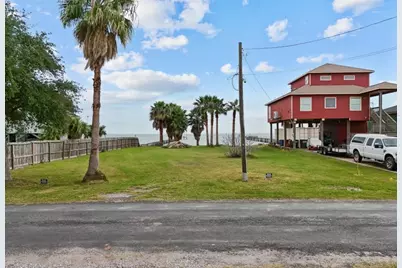 1035 6th Street, San Leon, TX 77539 - Photo 9