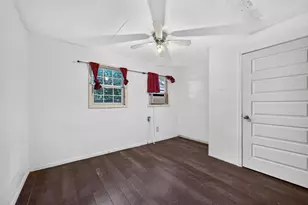 2506 Fairbanks St, Houston, TX 77026 - Photo 11