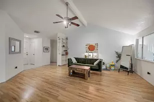 2335 Farriers Bend Dr, Friendswood, TX 77546 - Photo 5