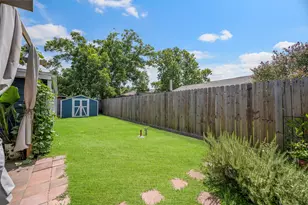 2335 Farriers Bend Dr, Friendswood, TX 77546 - Photo 19