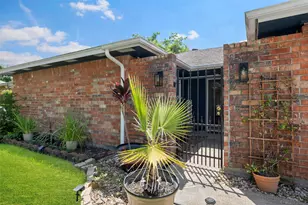 2335 Farriers Bend Dr, Friendswood, TX 77546 - Photo 27