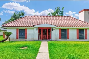 327 Live Oak Ln, Lake Jackson, TX 77566 - Photo 5