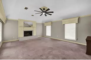327 Live Oak Ln, Lake Jackson, TX 77566 - Photo 9