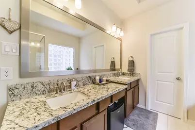 1517 Miles Oaks Place, Houston, TX 77043 - Photo 23