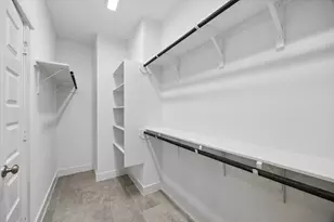 10960 Hewitt Cliff Ln, Houston, TX 77043 - Photo 17