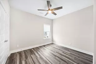 10960 Hewitt Cliff Ln, Houston, TX 77043 - Photo 25