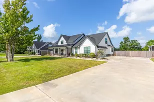670 Dayna Ln, Sour Lake, TX 77659 - Photo 1