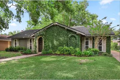 18306 Barbuda Lane, Houston, TX 77058 - Photo 1