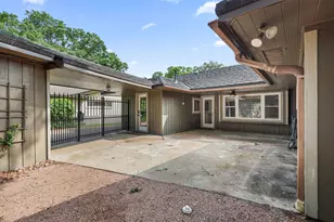 18306 Barbuda Ln, Houston, TX 77058 - Photo 23