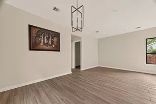 90 Burress St, Houston, TX 77022 - Photo 23