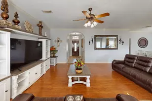 205 Madison Ave, Clute, TX 77531 - Photo 9