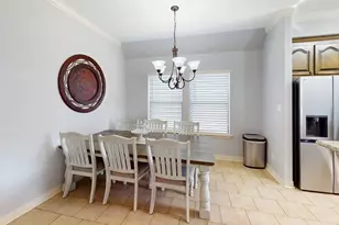 205 Madison Ave, Clute, TX 77531 - Photo 3