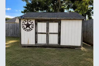 205 Madison Avenue, Clute, TX 77531 - Photo 35