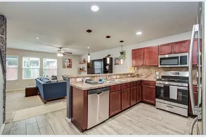 15614 S Early Dusk Circle, Houston, TX 77044 - Photo 9