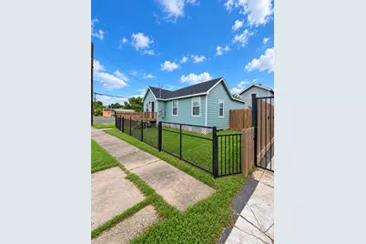 7402 Navigation Boulevard, Houston, TX 77011 - Photo 1