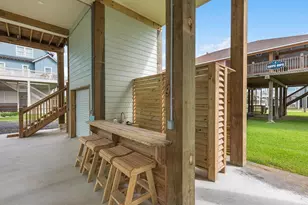 1998 Royalville Ct, Crystal Beach, TX 77650 - Photo 3