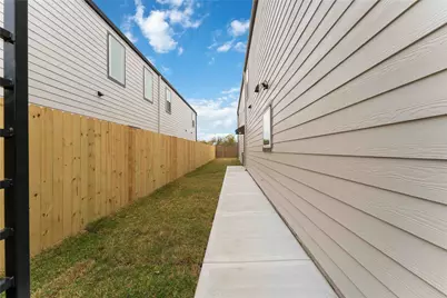 8006 Birmingham Street #A/B, Houston, TX 77028 - Photo 23