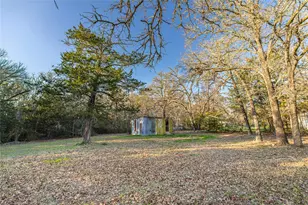 125 Forrest Ln, Brenham, TX 77833 - Photo 5