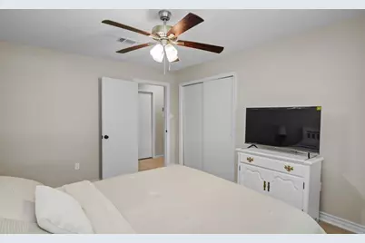 115 S Cedar Street, Lake Jackson, TX 77566 - Photo 27