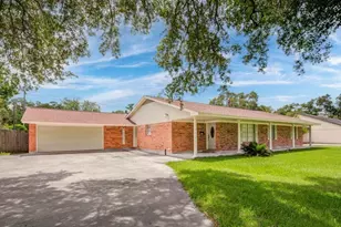 115 S Cedar St, Lake Jackson, TX 77566 - Photo 5