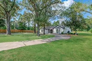 1602 Baker Dr, Tomball, TX 77375 - Photo 3