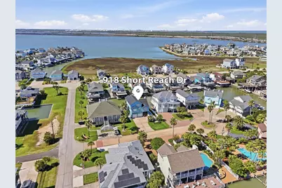 918 Short Reach Drive, Tiki Island, TX 77554 - Photo 47