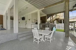 918 Short Reach Dr, Tiki Island, TX 77554 - Photo 13