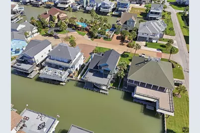 918 Short Reach Drive, Tiki Island, TX 77554 - Photo 43