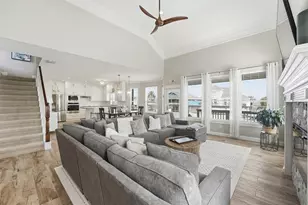 918 Short Reach Dr, Tiki Island, TX 77554 - Photo 19