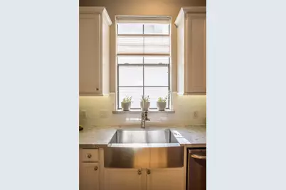 1611 McDonald Street, Houston, TX 77007 - Photo 9