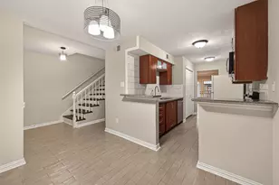 6631 Wanda Ln, Houston, TX 77074 - Photo 9