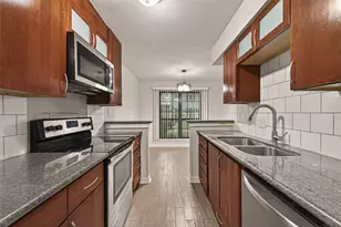 6631 Wanda Ln, Houston, TX 77074 - Photo 17