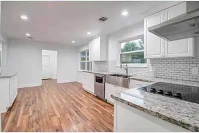17211 Rolling Creek Drive, Houston, TX 77090 - Photo 3