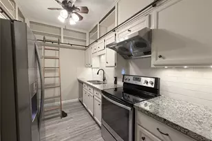 1201 Bering Dr, Houston, TX 77057 - Photo 9