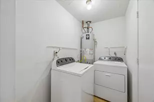 2906 S Peach Hollow Cir, Pearland, TX 77584 - Photo 17