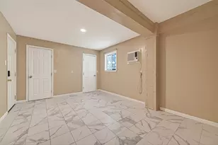 6922 Leaders Crossing Dr, Houston, TX 77072 - Photo 21